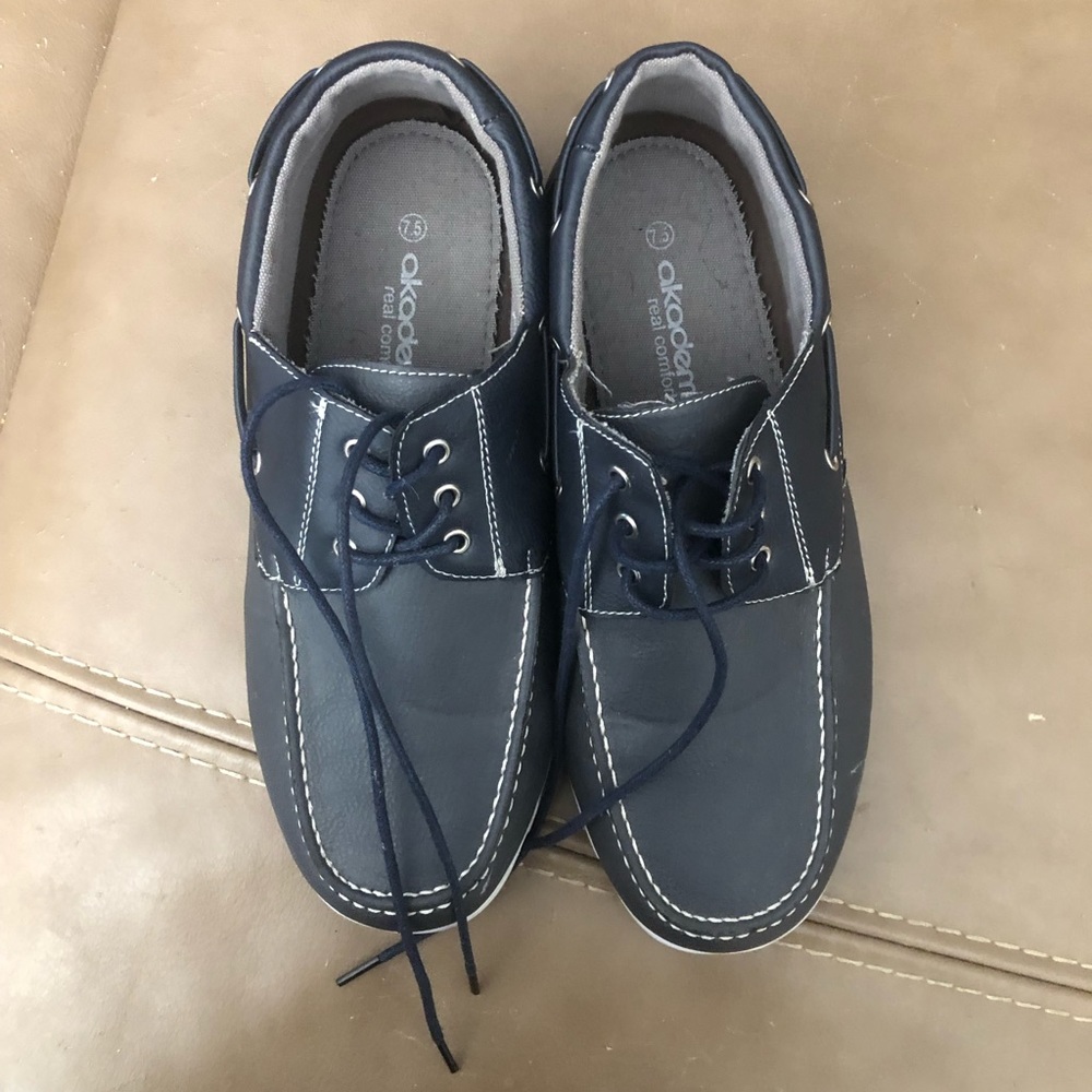 Akademiks boat shoes